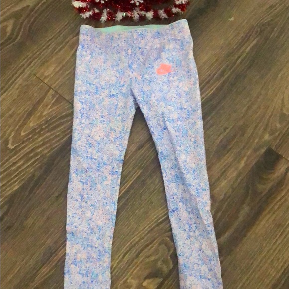 Brand New (Never Worn) Kids Nike Leggings - Picture 1 of 3